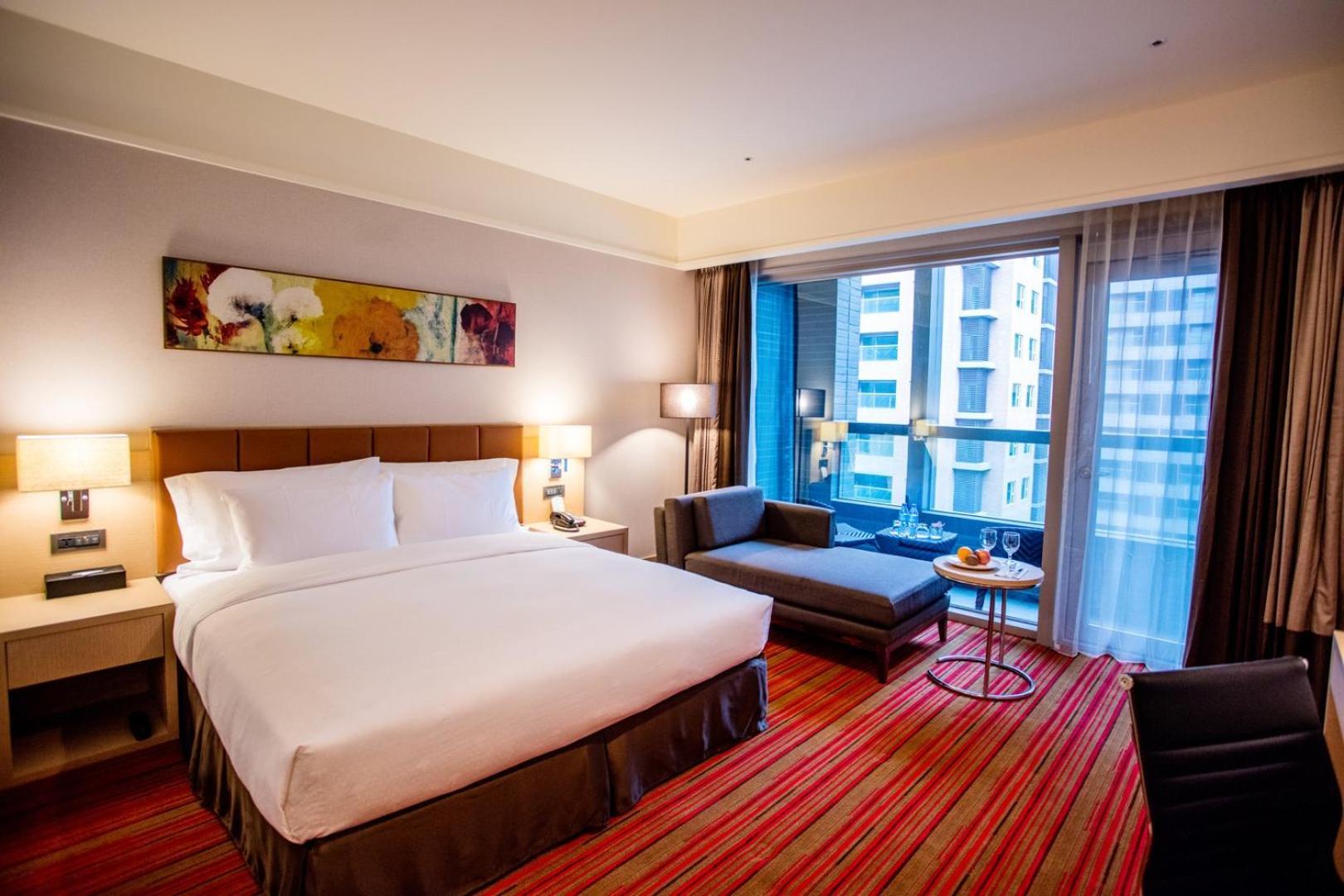 Fullon Hotel Taoyuan Airport Access Mrt A8 Guishan Exteriör bild Deluxe Room